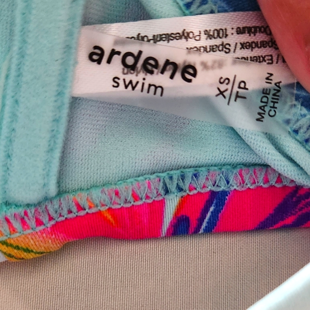 2 Piece Ardene Bikini - Picture 6 of 6
